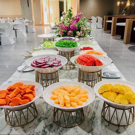 Srilamduan Hotel Sisaket Zewnętrze zdjęcie