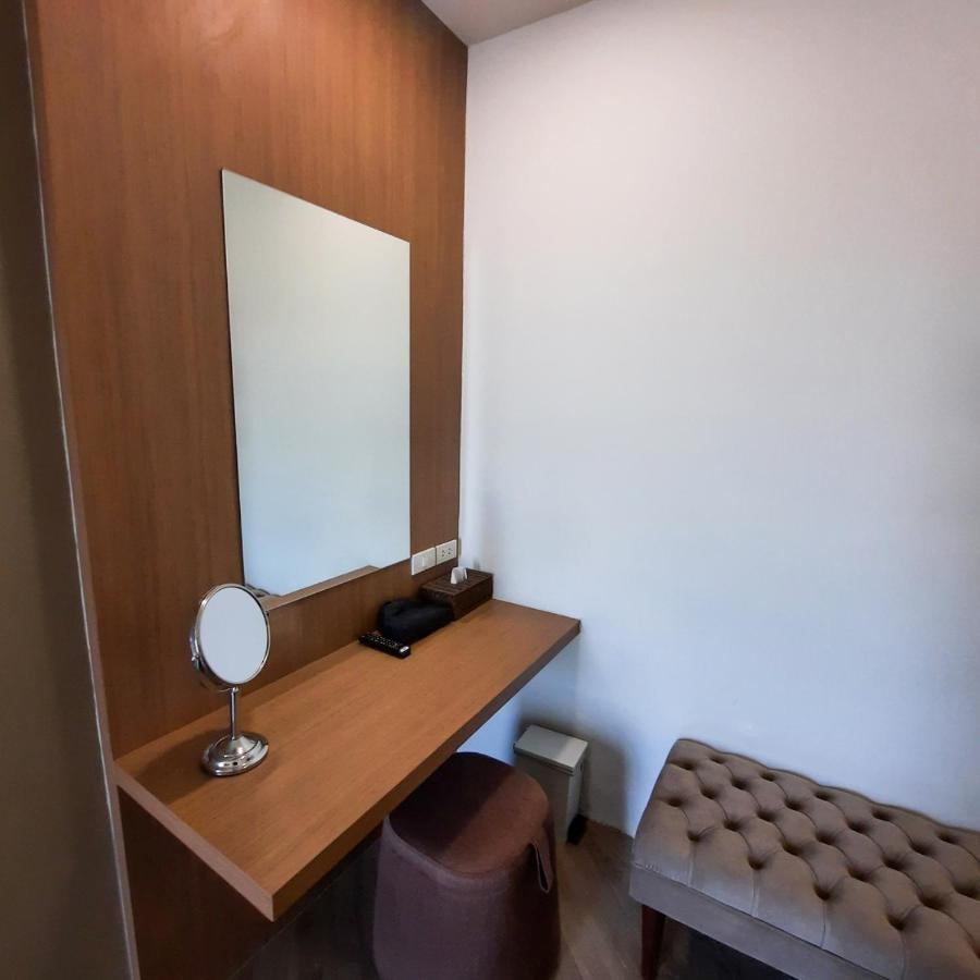 Srilamduan Hotel Sisaket Zewnętrze zdjęcie