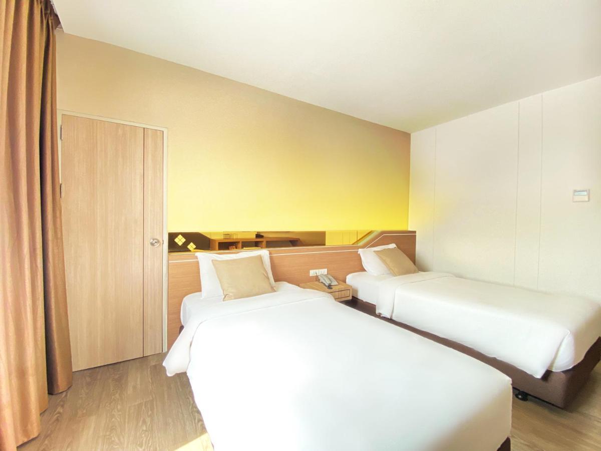 Srilamduan Hotel Sisaket Zewnętrze zdjęcie