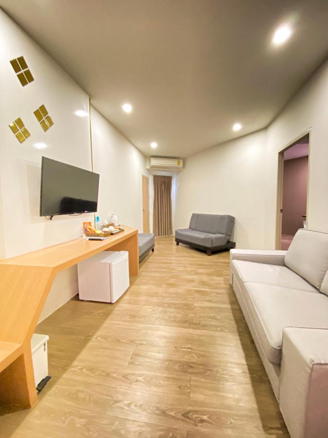 Srilamduan Hotel Sisaket Zewnętrze zdjęcie