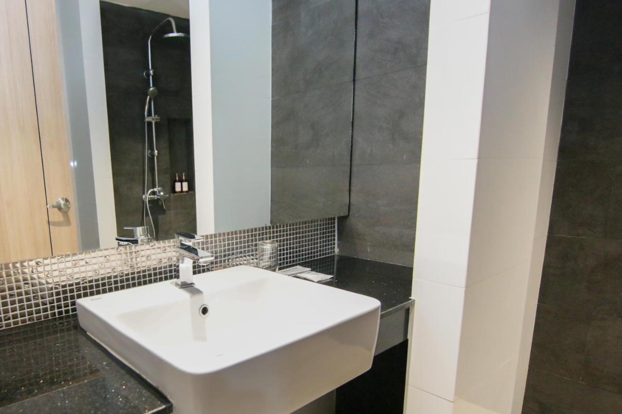 Srilamduan Hotel Sisaket Zewnętrze zdjęcie