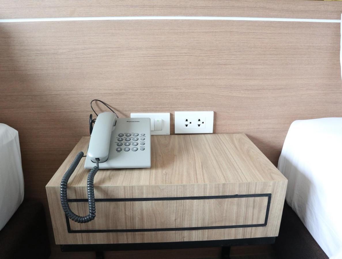 Srilamduan Hotel Sisaket Zewnętrze zdjęcie