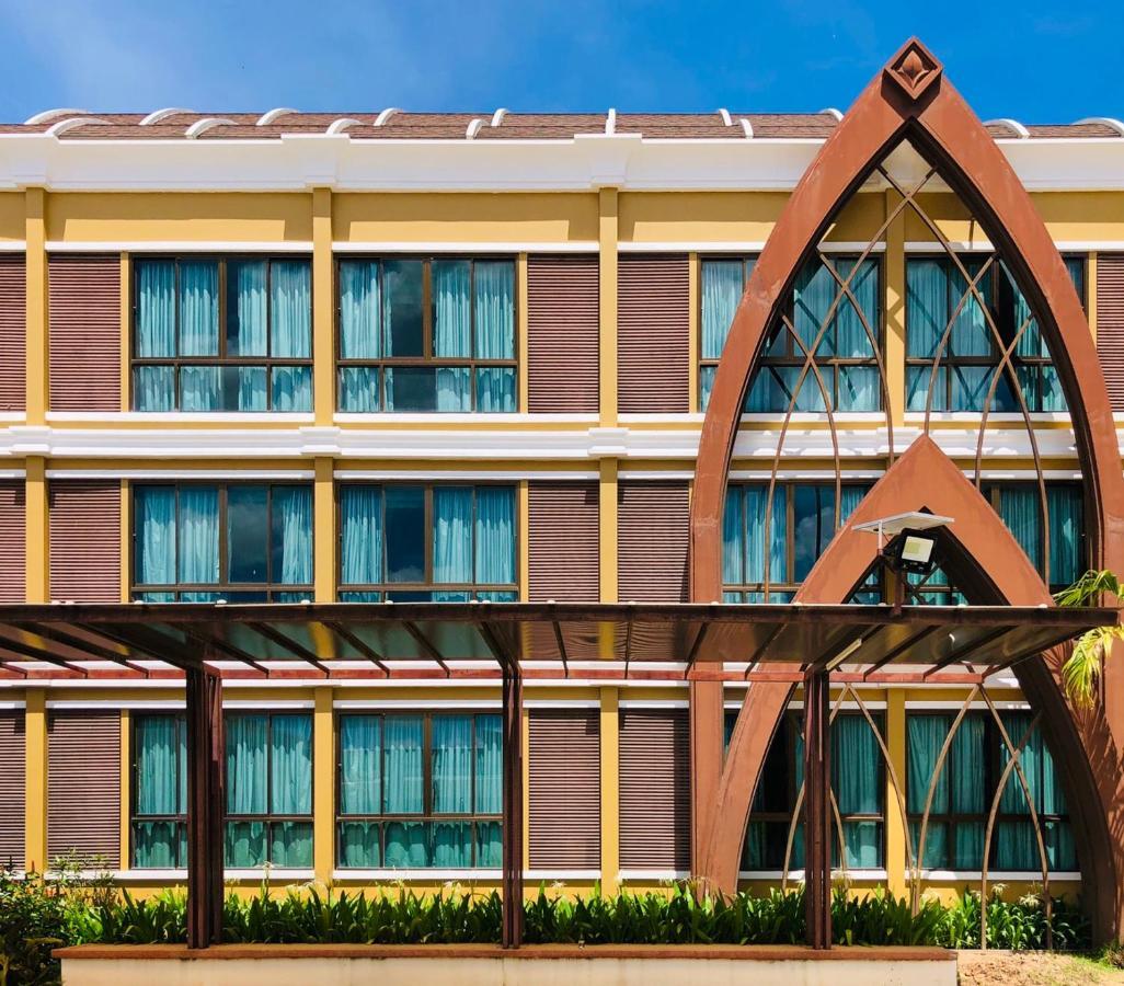 Srilamduan Hotel Sisaket Zewnętrze zdjęcie